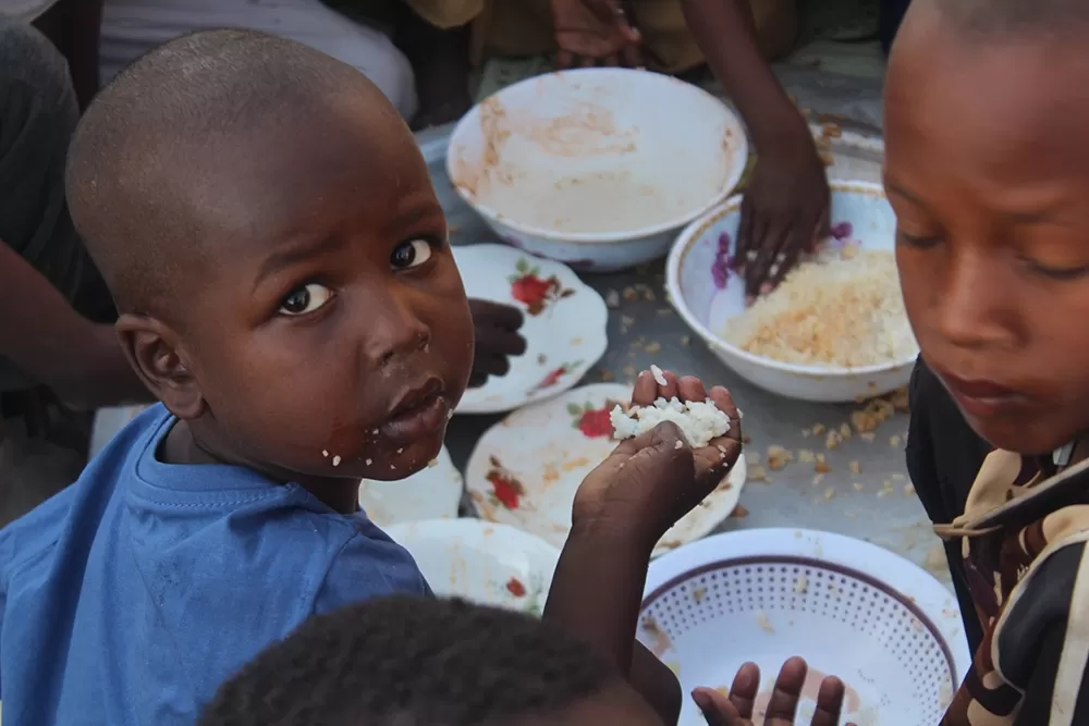 Afrika Yemek Dağıtımı (1 Kişilik)